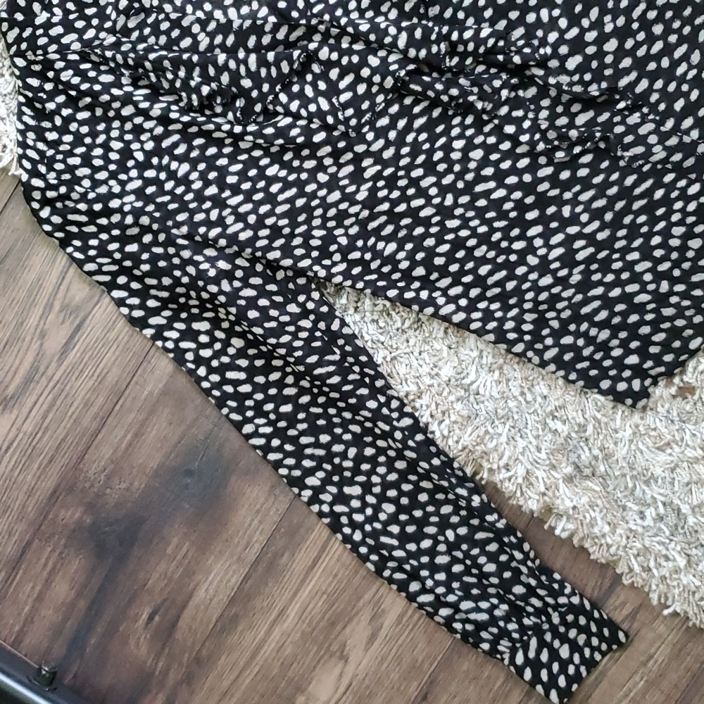 Tory Burch Stretchy Silk Black and White Animal Print Blouse - Picture 5 of 8